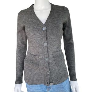 Bloomingdale’s Quotation Long Sleeve Button Front Sweater Size Medium